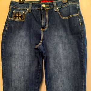 One Zone Knee Length Shorts Size 14.